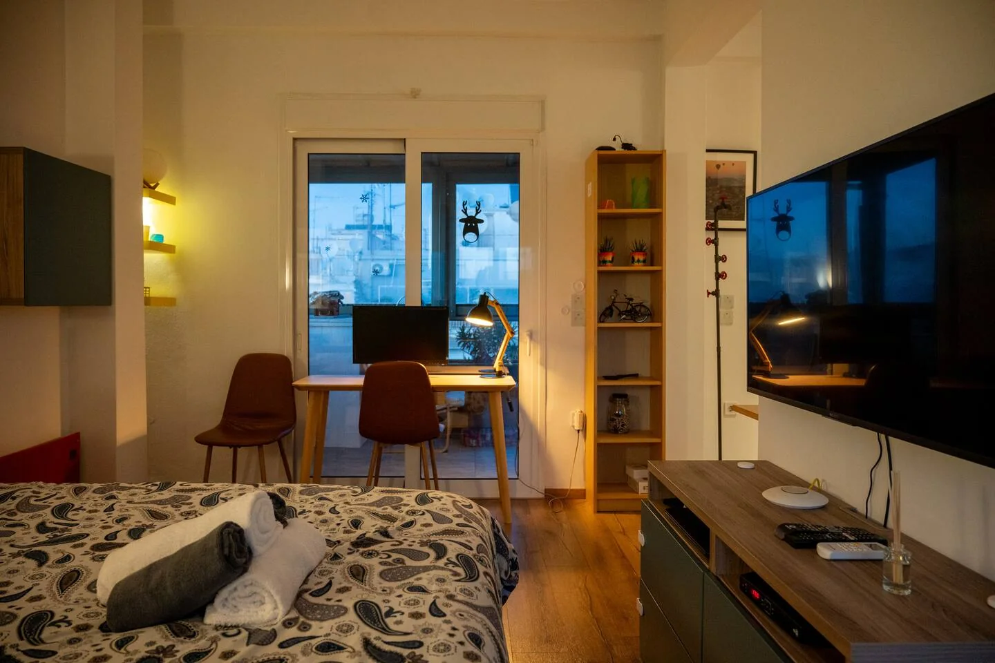 Bright Retreat apartment in Athens